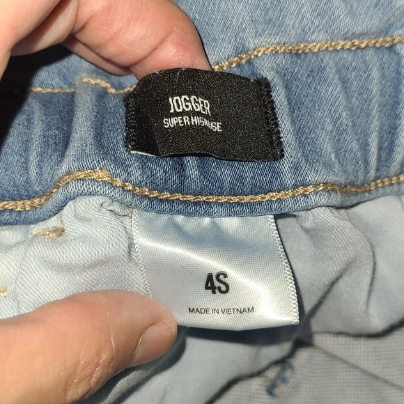 Express Super High Waisted Soft Knit Jean Joggers size 4 short - Picture 7 of 7